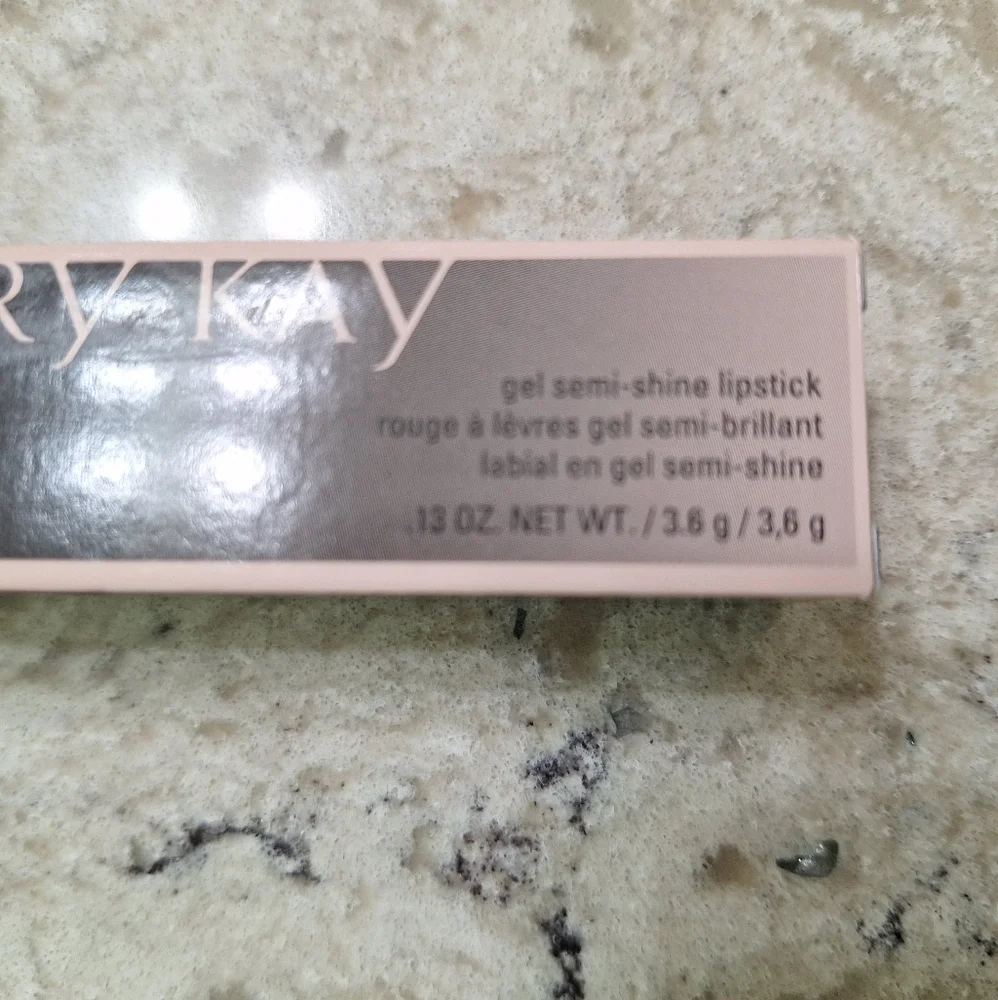 Mary Kay Gel Semi-Shine Lipstick Red Smolder Color NIB Red Long Lasting Lipstick